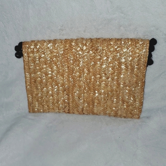 Shiraleah Chicago Woven Straw Clutch - Picture 2 of 8
